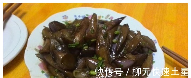 酸甜|茄子拿来红烧,都不如这样做,酸甜味美香气四溢,一次能吃三碗饭!