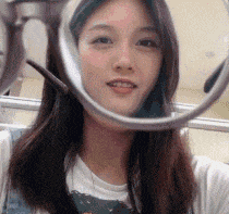 |搞笑GIF:这是一条神奇的裙