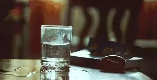 喝水|早晨空腹喝水很养生专家提醒3点不注意,喝了也是白喝