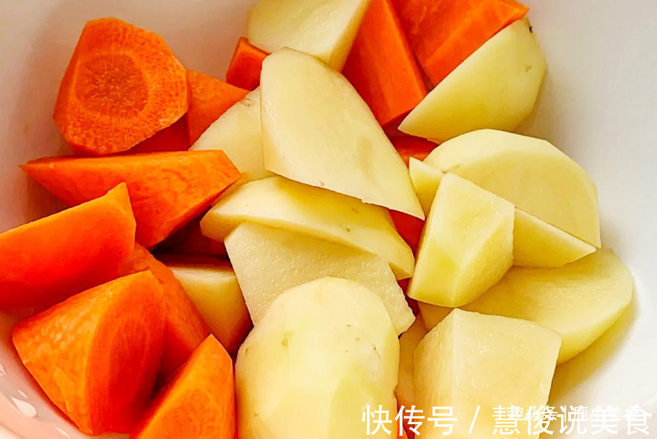 番茄“最佳搭档”不是鸡蛋，而是此菜！随便一炖，鲜香好吃养脾胃