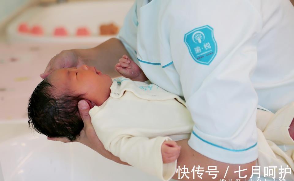 海姆立克|感谢!出生仅7天宝宝呛奶窒息,医生坚持抢救1小时救回