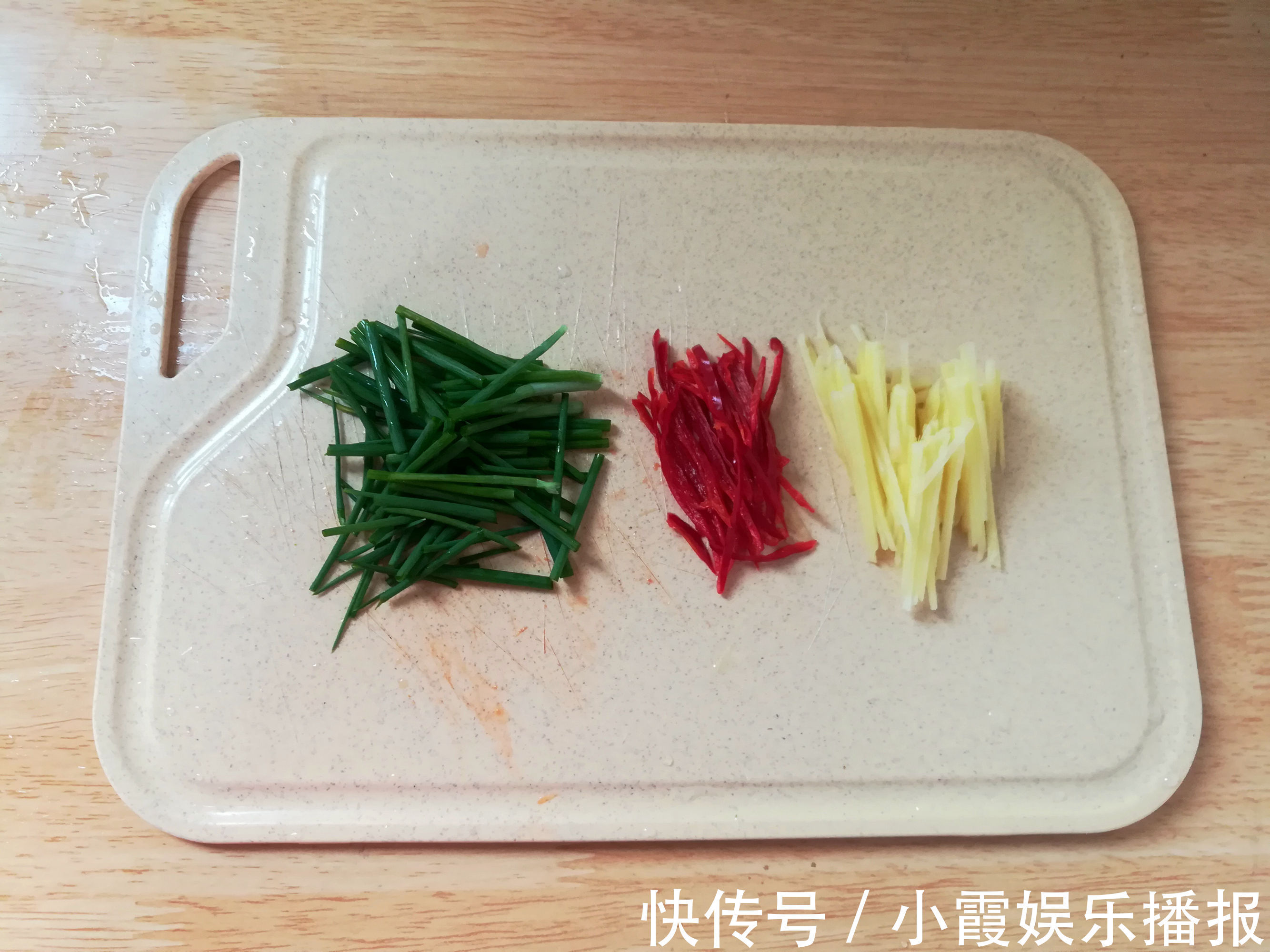 清蒸黄花鱼|被误解很深的鱼,却是真正的海鱼,肉多刺少营养高,别不懂吃