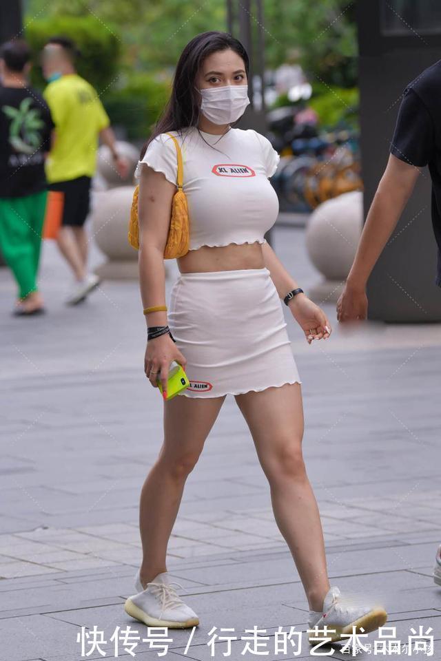 身材|微胖的美女，一身裙装套，美的自信又有魅力