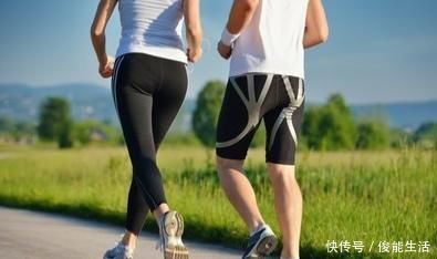 腹法|調五臟通經絡的妙法上拍百會、中揉腹、下跺腳