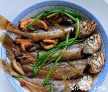 料酒|做鱼只会用料酒和姜去腥?太“外行”了,教你一招,鱼肉鲜嫩不腥