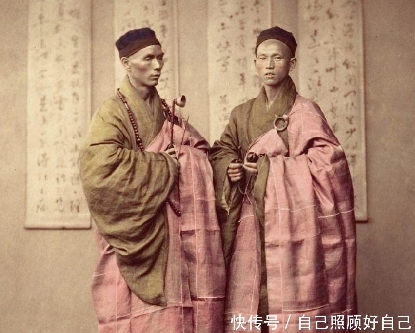 宫女|1893年清朝彩照：紫禁城里的美丽宫女，华衣锦服的清秀僧人！