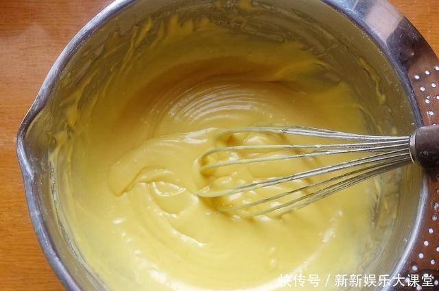 不用打发鸡蛋,也能做出松软可口的小蛋糕,简单易学,成功率超高