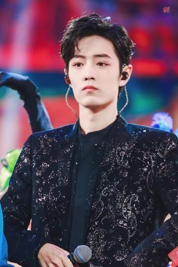 星光大赏|东方卫视大手笔，肖战成神秘压轴嘉宾，职黑气得无话说