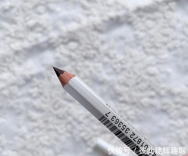 rcm新手闭眼买都不会出错的彩妆推荐,精致妆容从这一步做起