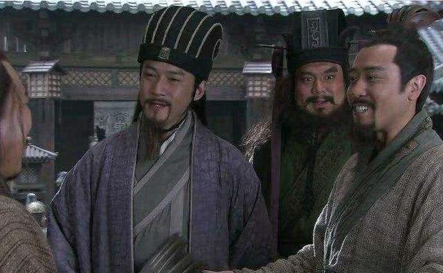 刘备|喊着匡扶汉室的刘备,何不迎接汉献帝入蜀为帝,反而自己称了帝?