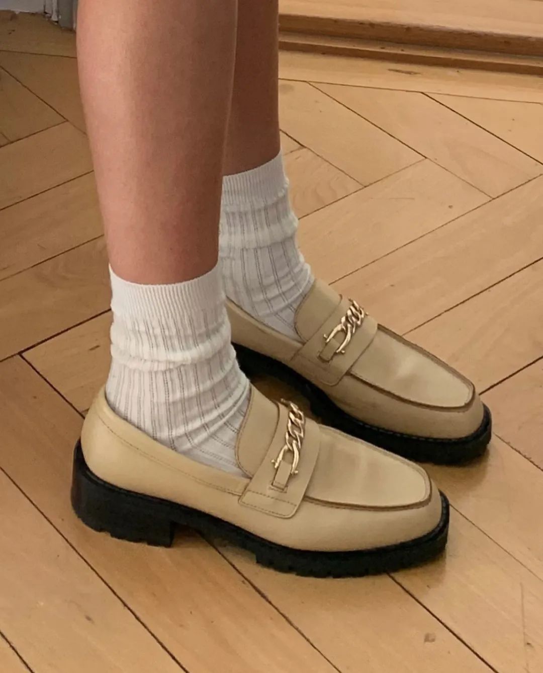 玛丽珍|秋天的时髦，是袜子给的