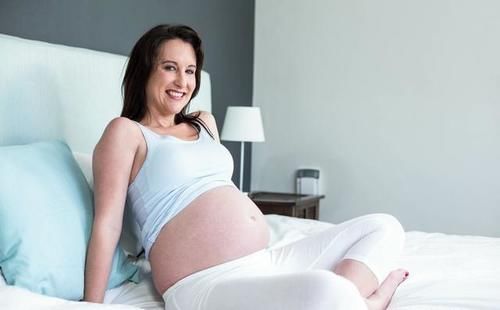 羊水|孕晚期突然没胎动，防止胎死宫内的悲剧，亲历感受数胎动的重要性