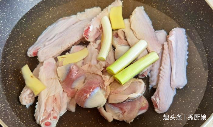 立秋后，我家常吃此肉，比猪肉便宜，比牛羊肉温和，卤一锅真解馋