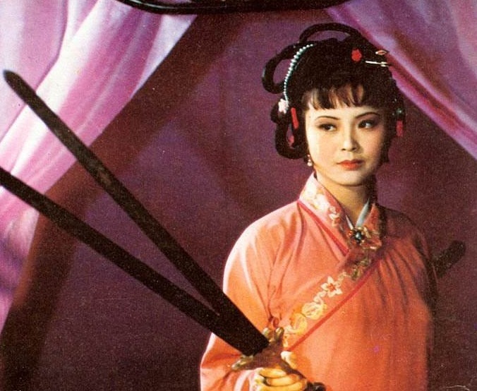 自尽!《红楼梦》中最刚烈的女子,因为被心上人误会,手持鸳鸯剑自尽