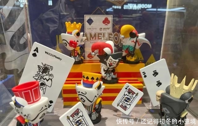 studios|TOP TOY上海首店!潮玩手办、限量盲盒...全球二次元集结