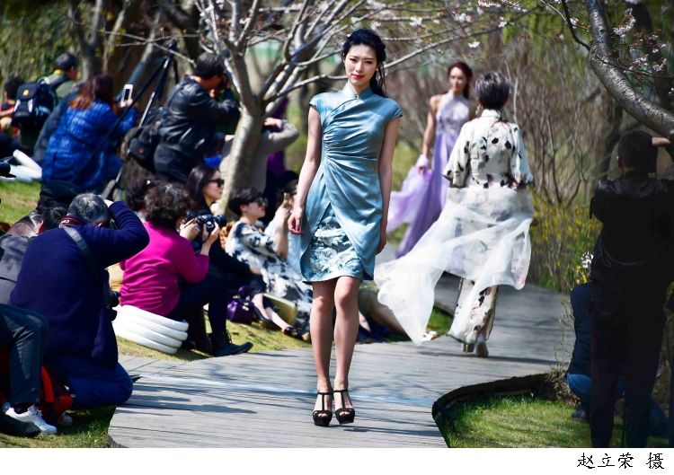 长期|长期穿高跟鞋，小心这五大危害！