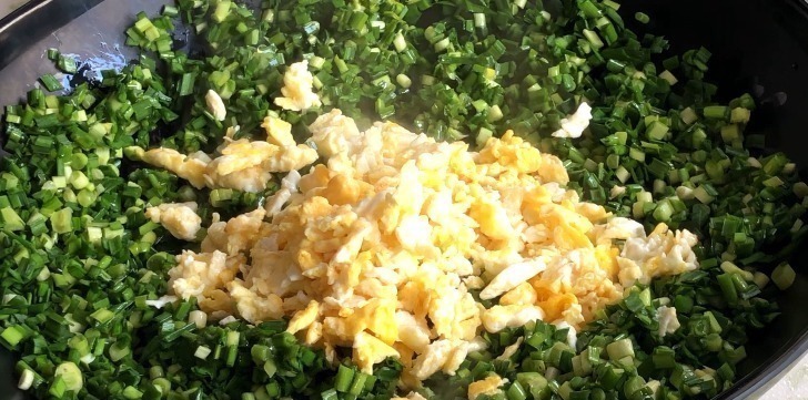 韭菜素馅饺子好吃的秘诀，不加1粒盐，比大虾还鲜，比肉饺子还香