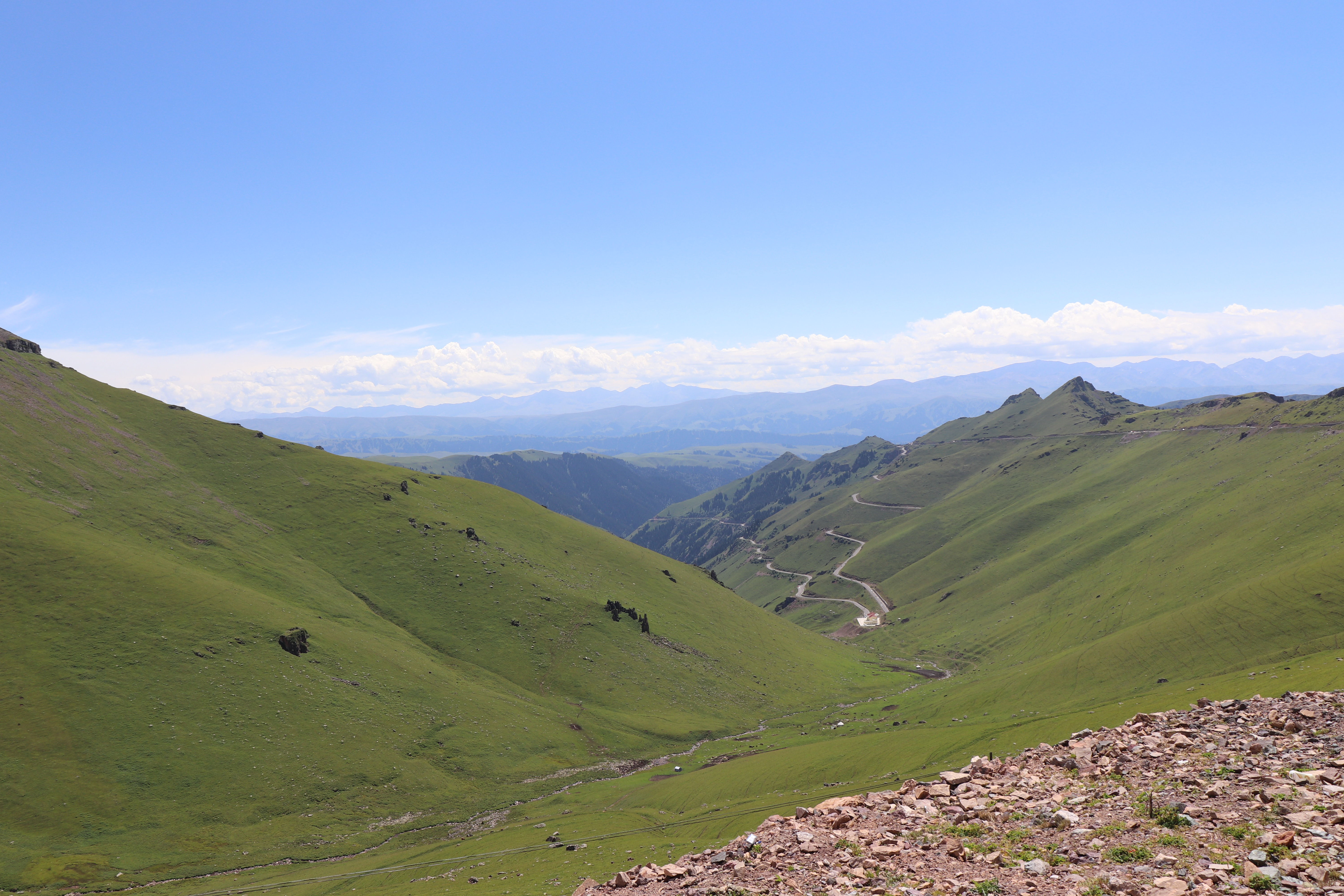 自驾独库公路，饱览天山风情