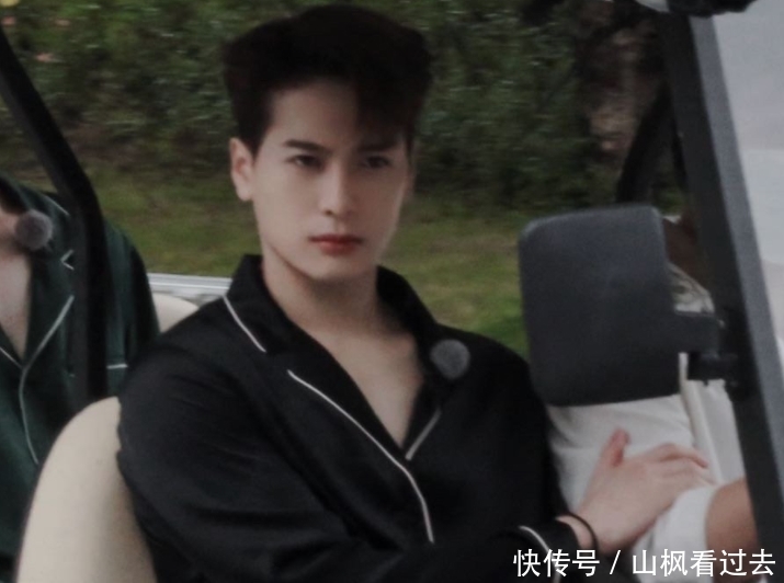 三亚 《奔跑吧》三亚路透:蔡徐坤穿羽绒服让人笑喷,但飞行嘉宾成焦点