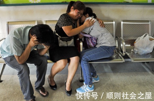 高血压患者|55大爷，深夜下象棋突发脑出血离世，医生惋惜：高血压，饭后3事怎能常做