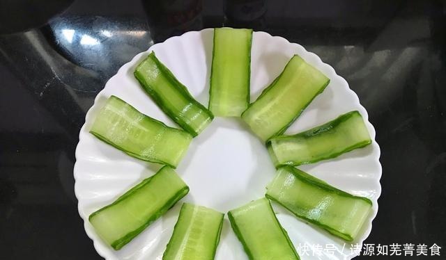 牛肉不炒不煮,教你特色做法,肉片鲜嫩薄如纸,营养低脂又好吃