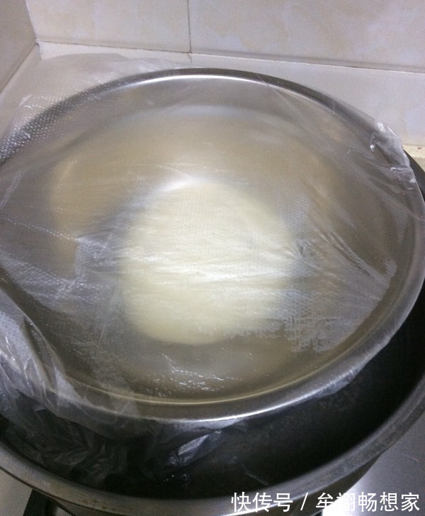 蒸馒头别只加酵母,多加这两味料,30分钟发满盆,暄软有嚼劲