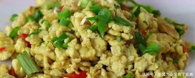 1块豆腐,4个鸡蛋,独特吃法,一上桌就抢吃光,快试试吧