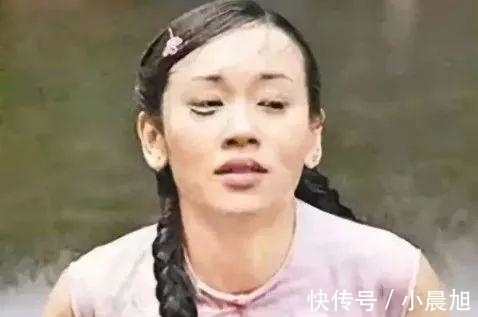 杨思琦|掉假睫毛睁不开眼、口红粘牙不敢张嘴,细数女明星妆容尴尬时刻