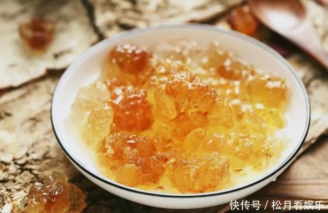 女性50岁以后对自己好点,常吃三大“零食”,好处或许“不请自来”