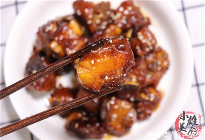  正宗糖醋排骨的做法，4分钟完成，大厨讲解到位，学会受益一辈子