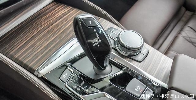ES300h|43万喜提雷克萨斯ES300h，2个月后再开宝马5系，车主后悔了