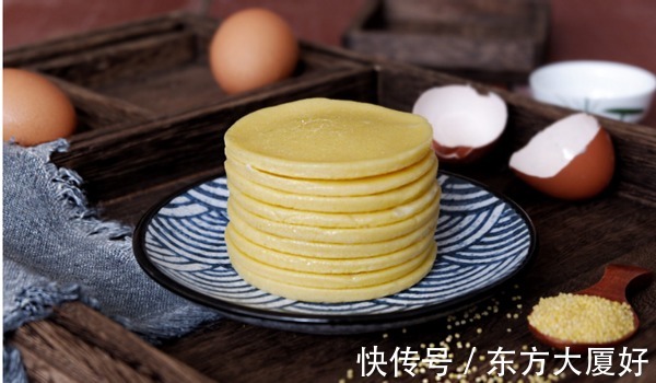 小米别再煮粥了,教你这个新吃法,加1个鸡蛋,好吃解馋