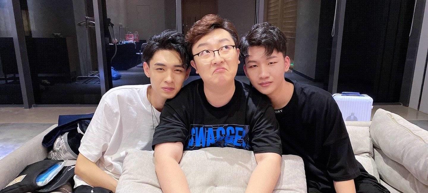 第二季 德云斗笑社荣获业界肯定,一张证书一座奖杯,角儿们得到了肯定