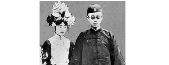 反而|清末老太监回忆:皇后怀了别人孩子,皇帝不敢吭声,反而赏银百两