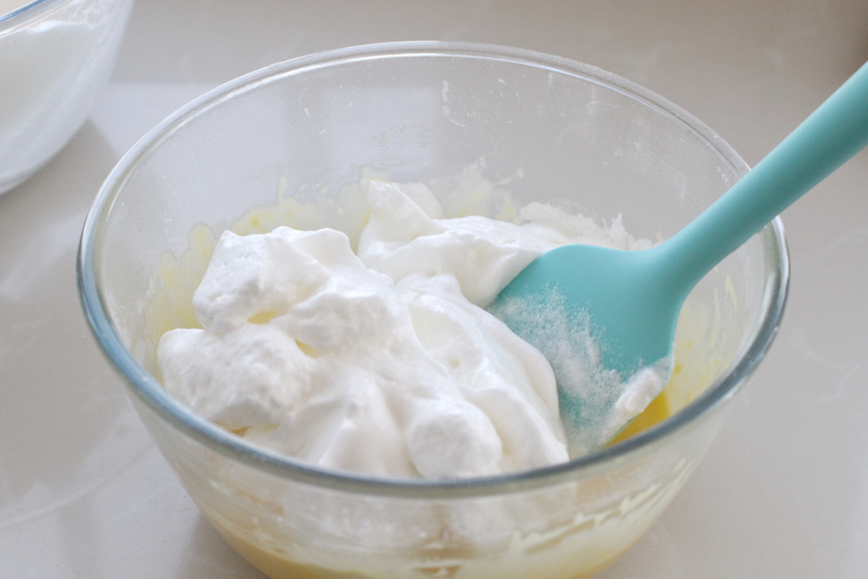 蛋糕卷不开裂只需注意两点，口感细腻松软，零添加给孩子吃才放心