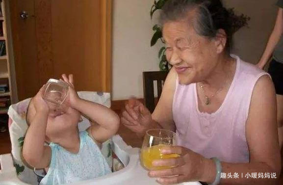 轩轩|8个月儿子因为一碗粥离开人世,婆婆的“育儿经”,一点点害了娃