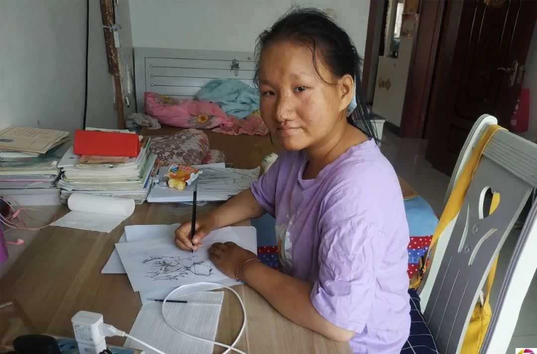 疤痕|女孩患怪病面部丑陋,被人当作女巫,她不低头,想用实力证明自己