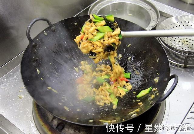 解馋|鸡胸肉这样炒着吃,又嫩又滑,搭配这几种菜,营养均衡又解馋