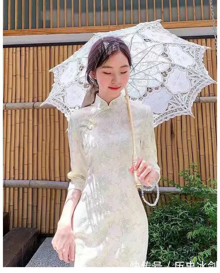 姑娘 如何挑选适合自己的旗袍?两个小妙招教你,年轻女孩也能穿旗袍!