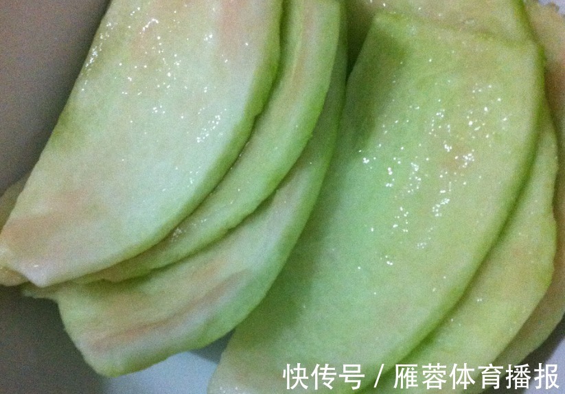 废物利用:西瓜皮养花,你清楚该怎么用,为什么用,谁适合吗?