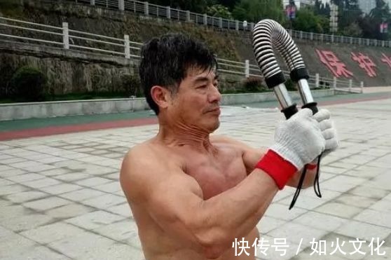 泡脚|50岁后,还能有6种表现,说明身体很健康,易长寿,值得恭喜