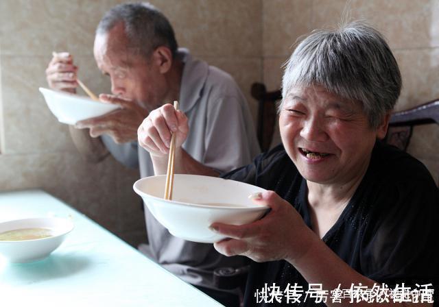 脂蛋白|高血脂怕一种“水”,血脂高的人,穷也别舍不得,血或不稠