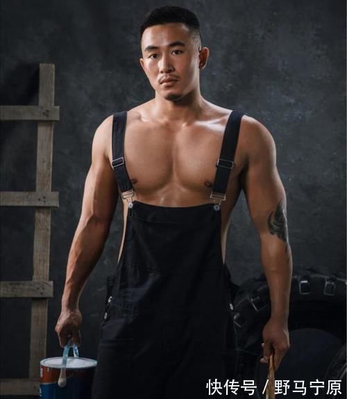 外表|强壮的90后健身教练,成熟稳重的外表,满满的荷尔蒙,羡慕哦