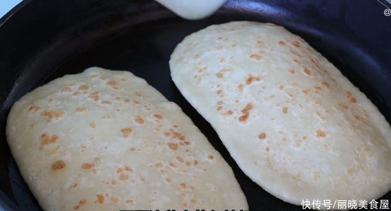 学会这个和面配方:做出家常饼,口袋饼,春饼,个个柔软好吃