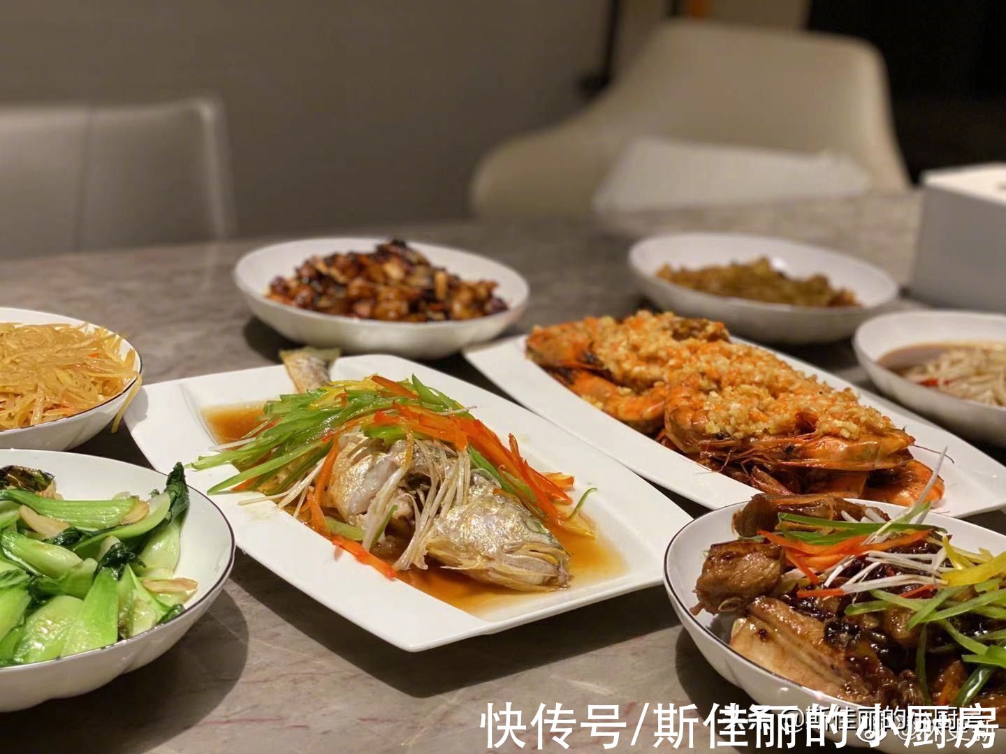 林更新曬美食，吸引50萬網(wǎng)友點贊，紛紛表示：饞哭了，想要去蹭飯