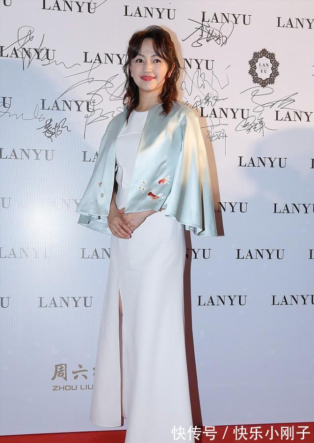 西服套装 时尚穿搭,穿上黑色西装气场还挺强,看上去时尚又优雅
