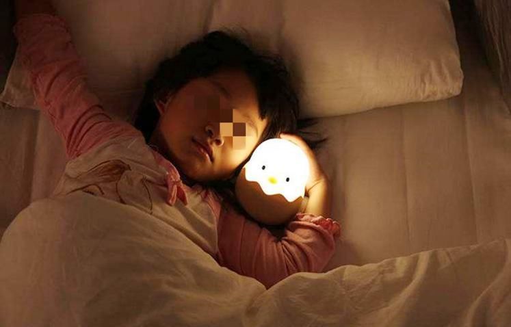 诊断|2岁女童被诊断“早熟”,只因床头放的一样东西,很多家庭都有