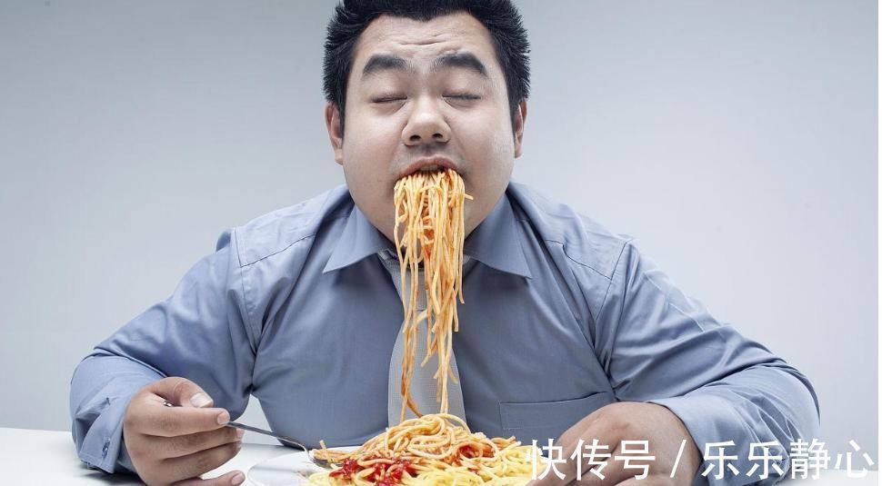 消化|晚饭这三种吃法,比不吃危害还大!赶紧看看你中招了吗