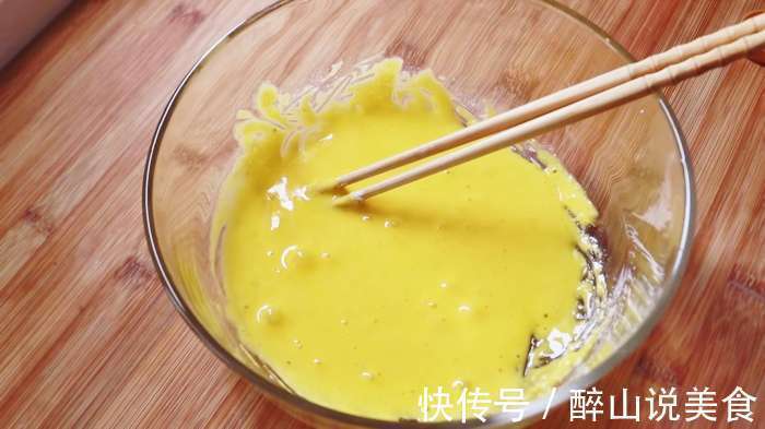 2勺糯米粉,4个鸡蛋,教你一个新吃法,比蛋糕店蛋糕好吃
