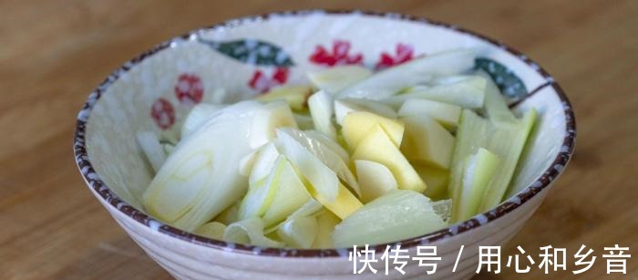 鹌鹑蛋被称“动物中的人参”，要做给孩子吃，教你最营养简单做法！